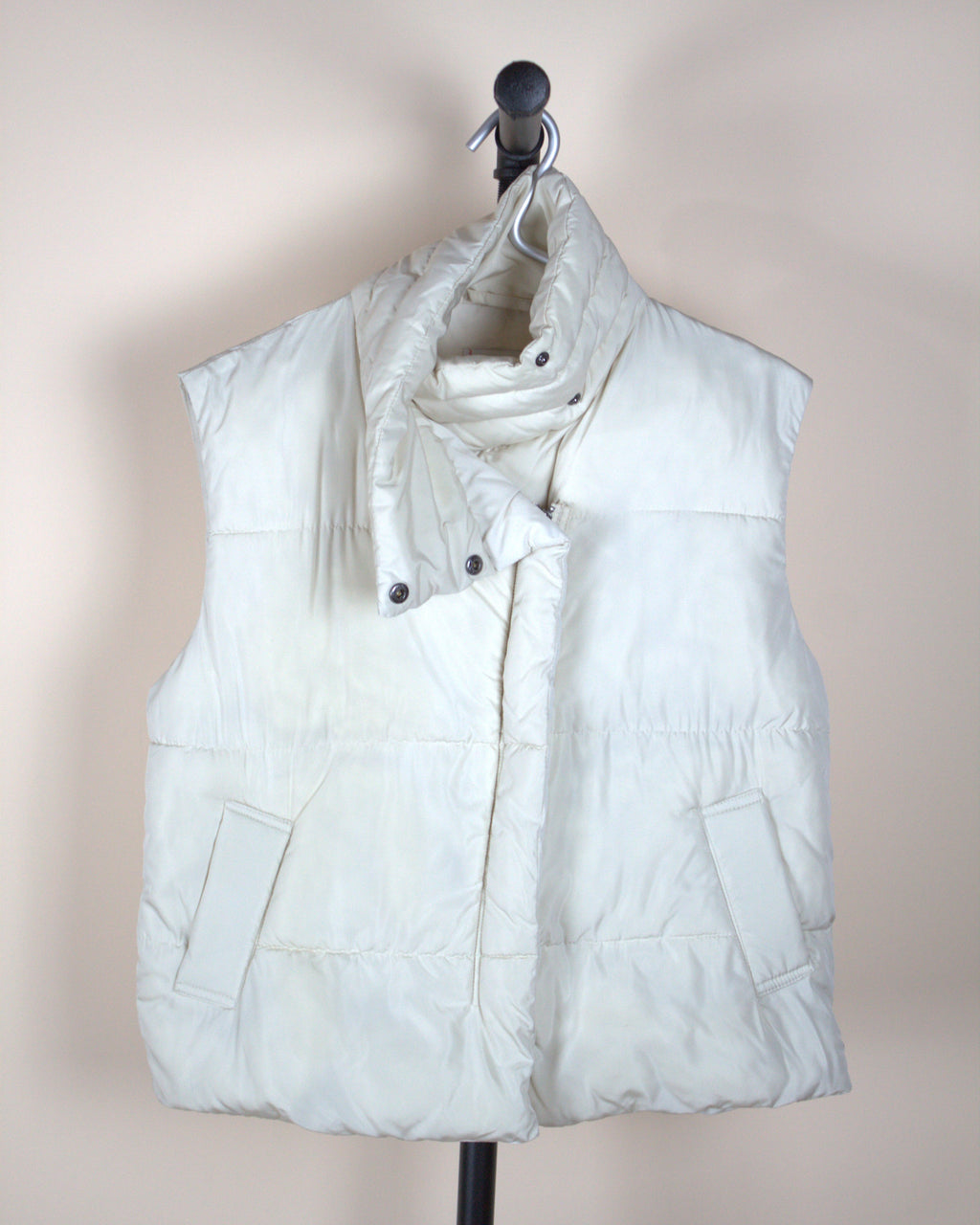 BDG White Puffer Vest