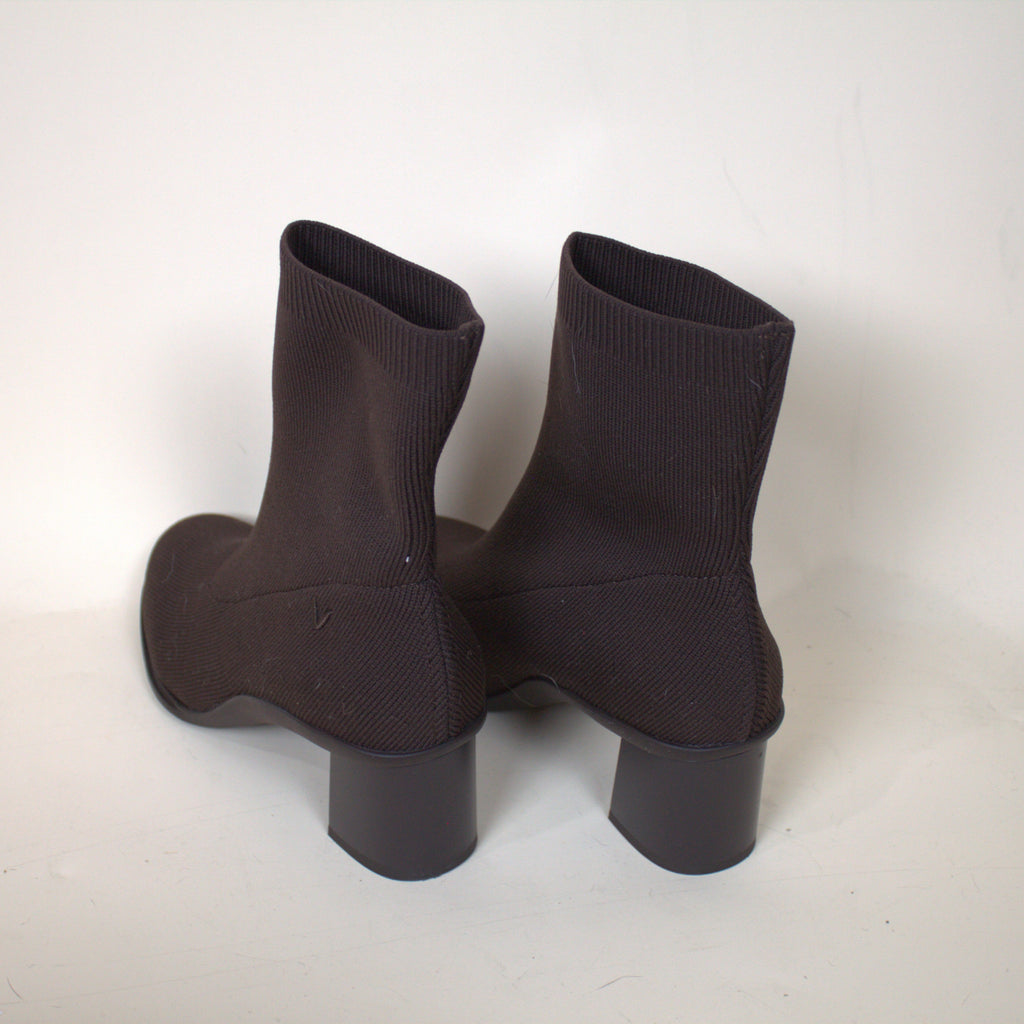 Vivaia Brown Knit Boots