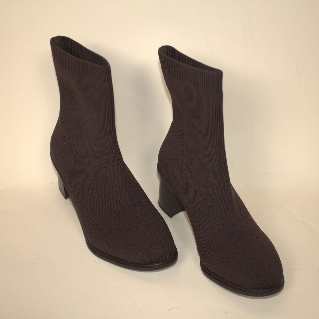 Vivaia Brown Knit Boots