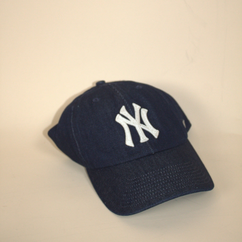 Abercrombie & Fitch New York Yankees '47 Clean-Up Denim Hat