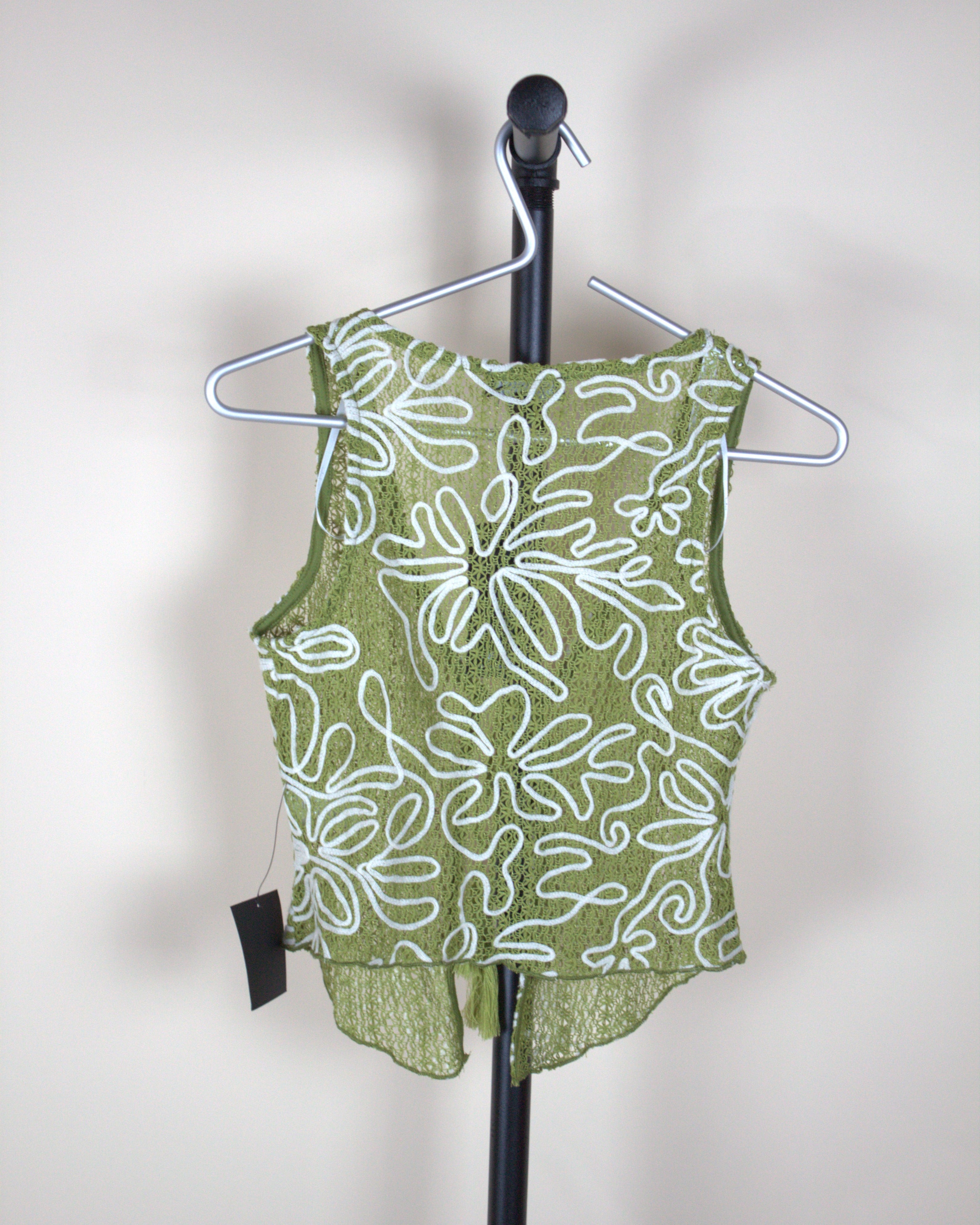Lulu's Green & White Floral Top (New with Tags)