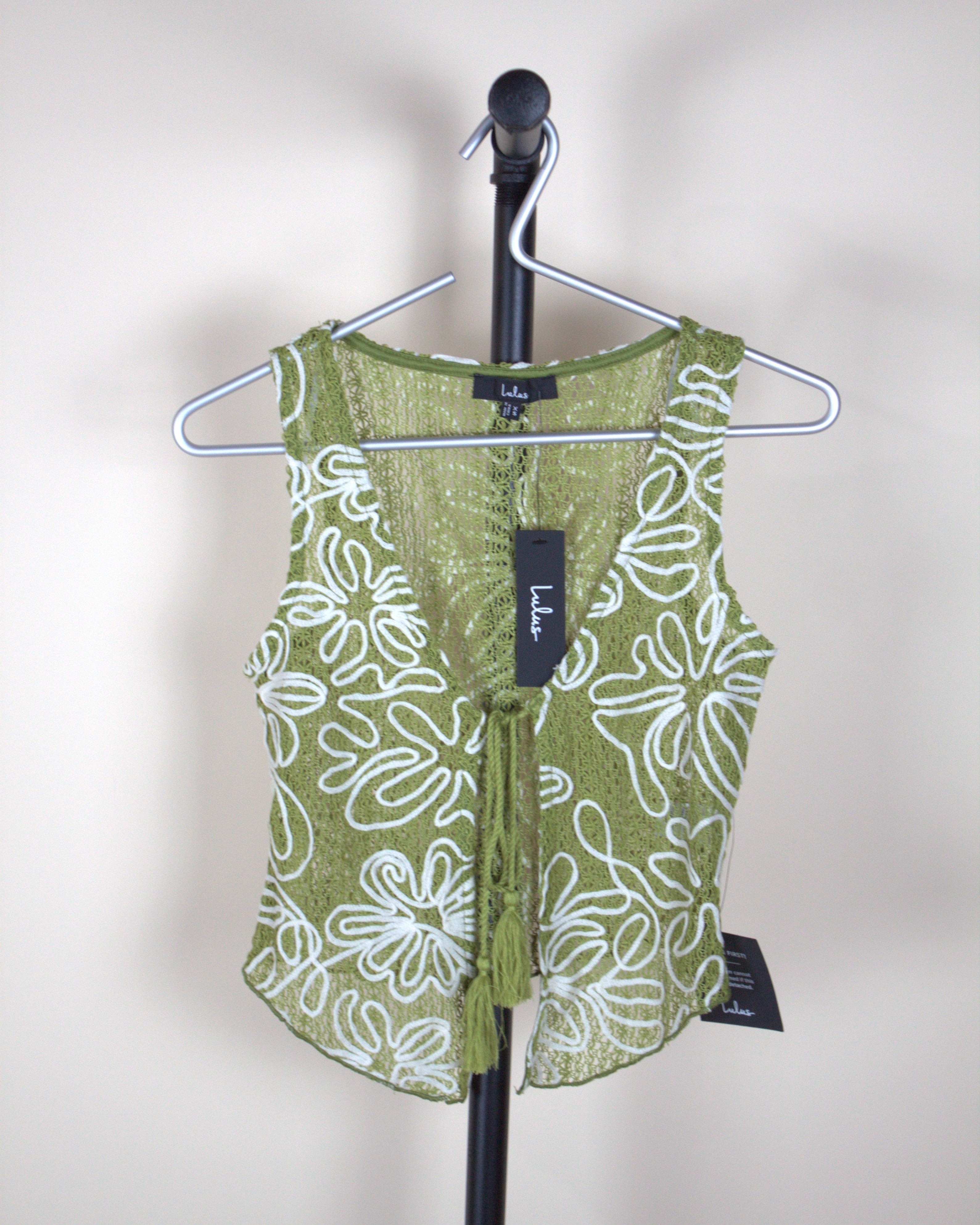Lulu's Green & White Floral Top (New with Tags)