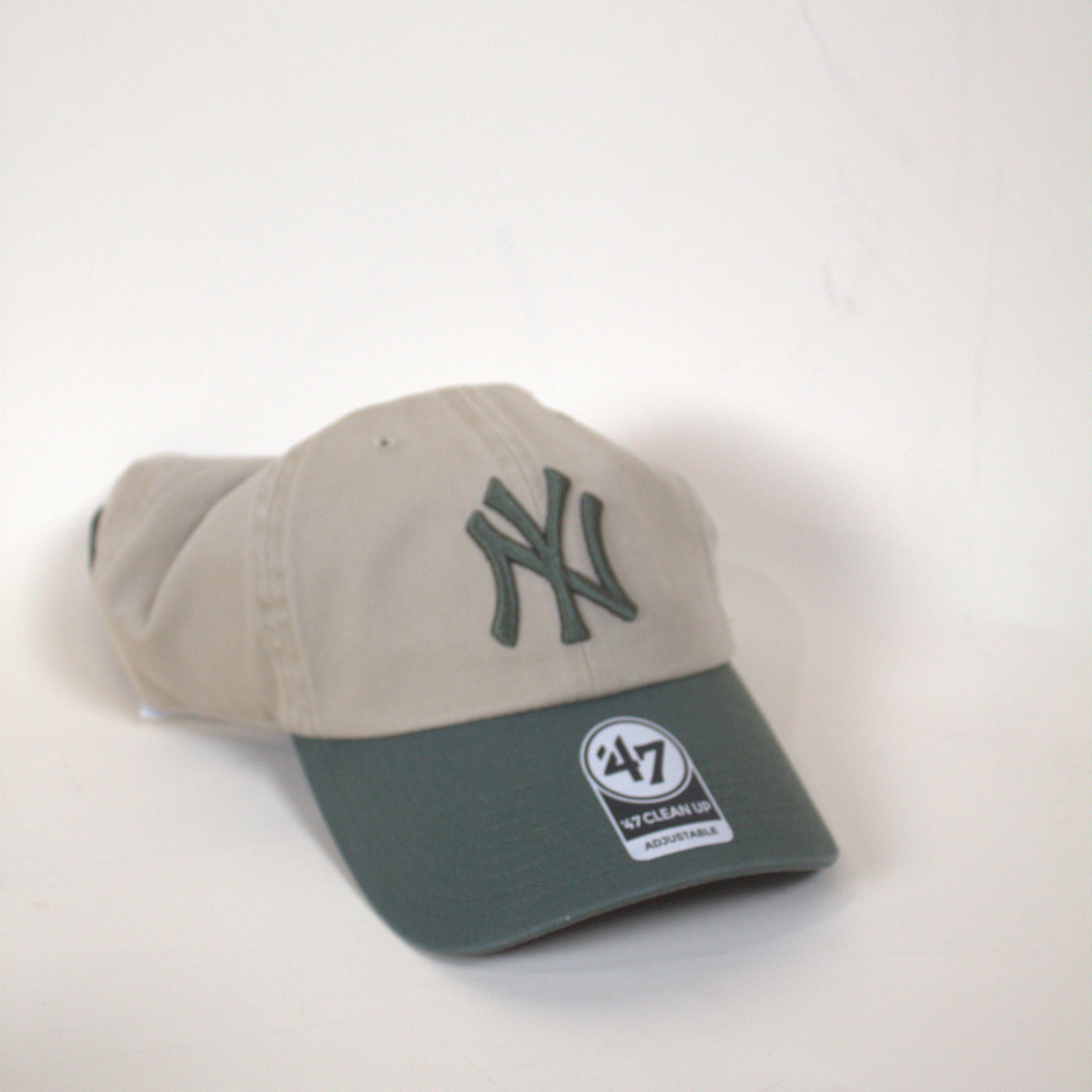 Abercrombie & Fitch New York Yankees '47 Clean-Up Hat (New with Tags)